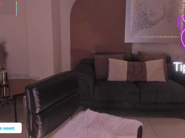 RebeccaWest live cam on BongaCams