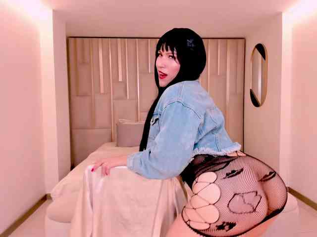 RebeccaWest webcam