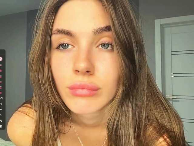 NydiaFuelling live cam on BongaCams