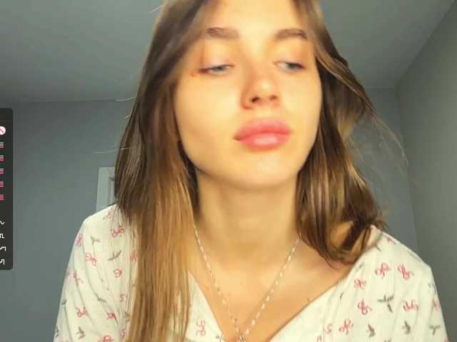 NydiaFuelling live cam on BongaCams