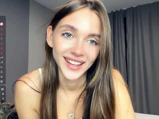 NydiaFuelling live cam on BongaCams