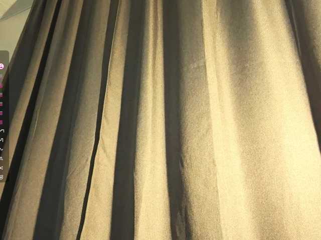 NydiaFuelling live cam