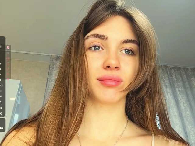 NydiaFuelling live cam on BongaCams