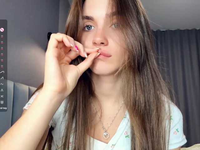 NydiaFuelling live cam on BongaCams