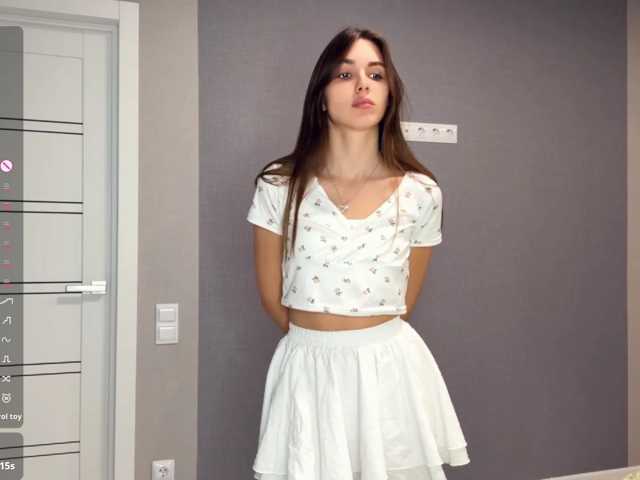 NydiaFuelling live cam on BongaCams