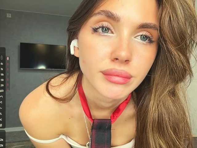 NydiaFuelling live cam on BongaCams