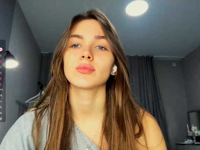 NydiaFuelling live cam on BongaCams