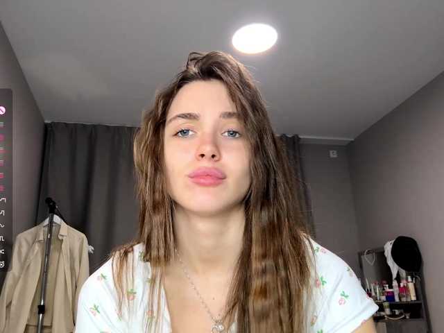 NydiaFuelling live cam on BongaCams