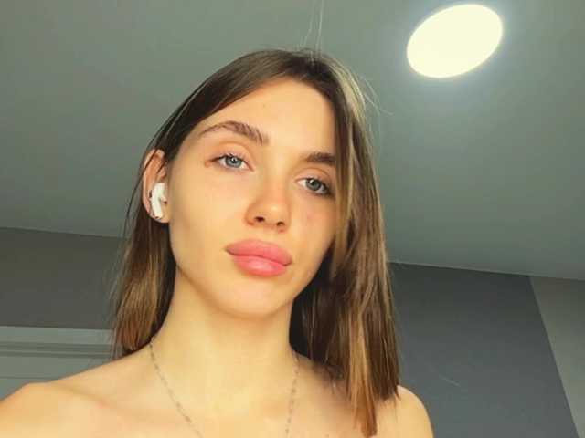 NydiaFuelling live cam on BongaCams