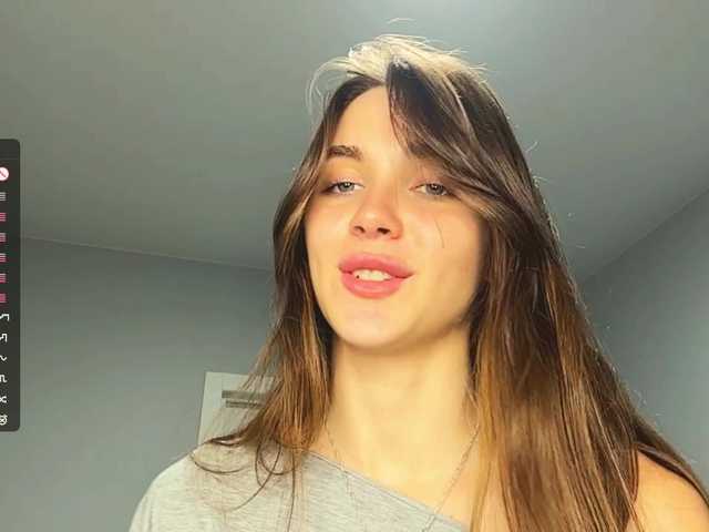 NydiaFuelling live cam on BongaCams