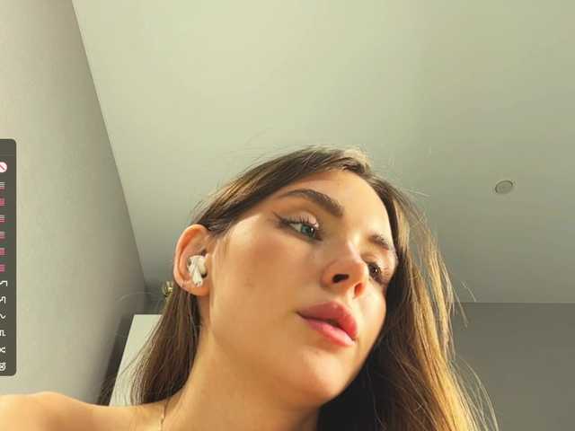 NydiaFuelling live cam on BongaCams