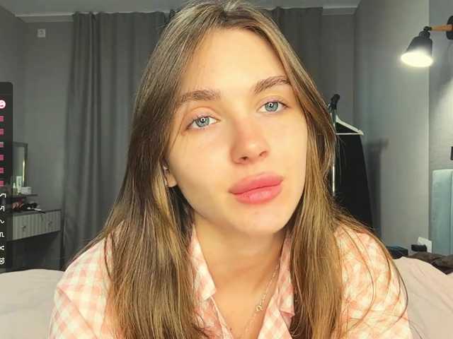 NydiaFuelling live cam on BongaCams