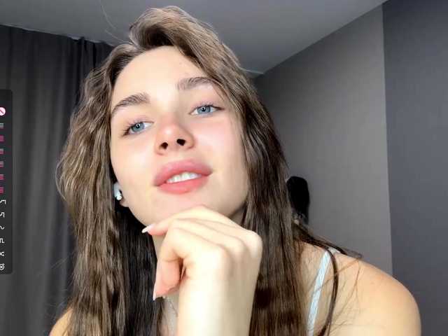 NydiaFuelling live cam on BongaCams