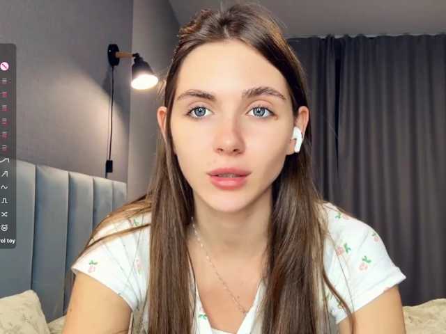 NydiaFuelling live cam on BongaCams