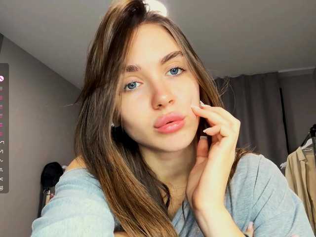 NydiaFuelling live cam on BongaCams