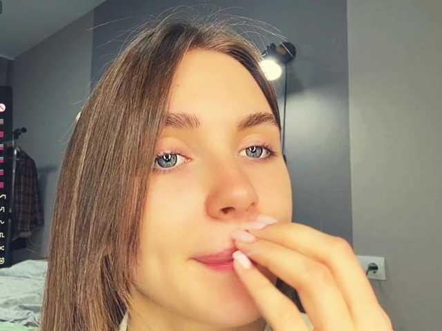 NydiaFuelling live cam on BongaCams