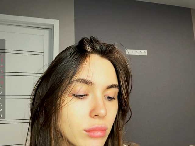 NydiaFuelling live cam on BongaCams
