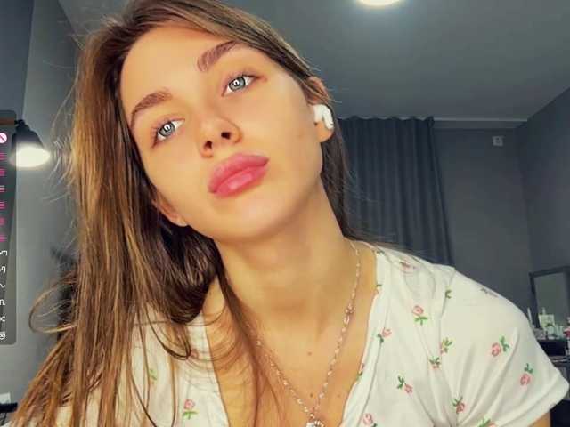 NydiaFuelling live cam on BongaCams