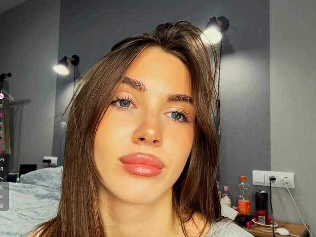 NydiaFuelling live cam on BongaCams