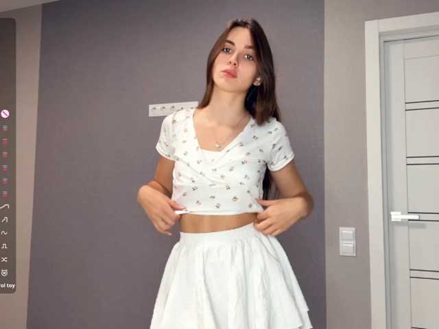 NydiaFuelling live cam on BongaCams