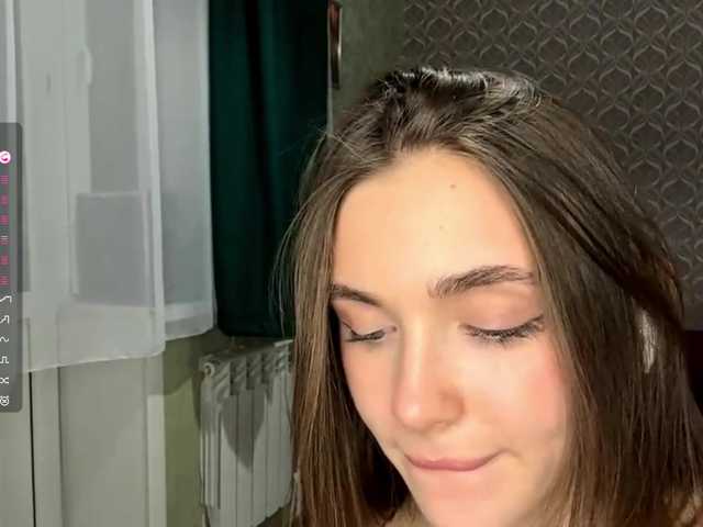 NydiaFuelling's BongaCams show and profile