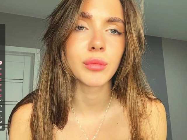 NydiaFuelling live cam on BongaCams