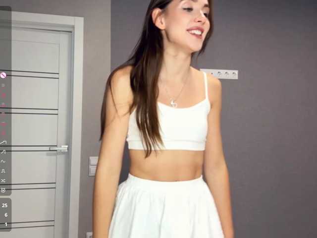 NydiaFuelling live cam on BongaCams