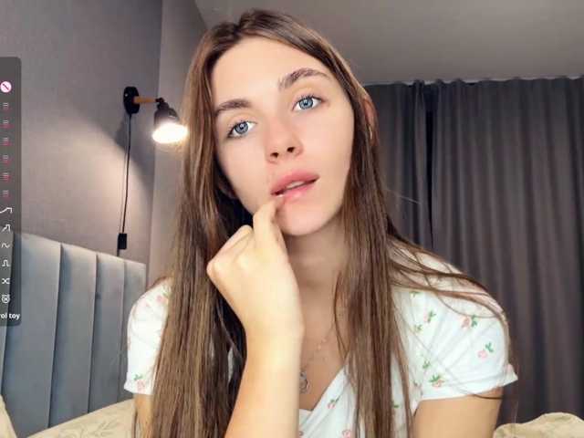 NydiaFuelling live cam on BongaCams