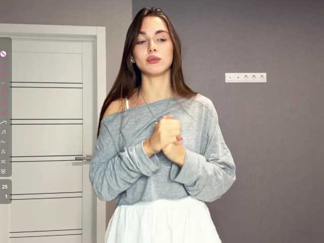 NydiaFuelling live cam on BongaCams