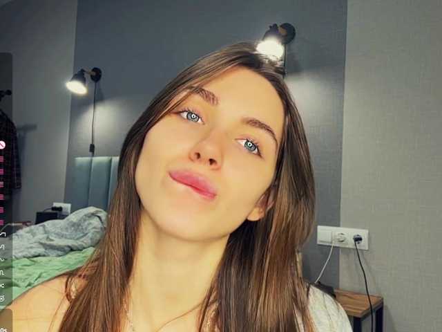 NydiaFuelling live cam on BongaCams