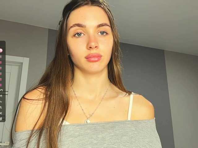 NydiaFuelling live cam on BongaCams