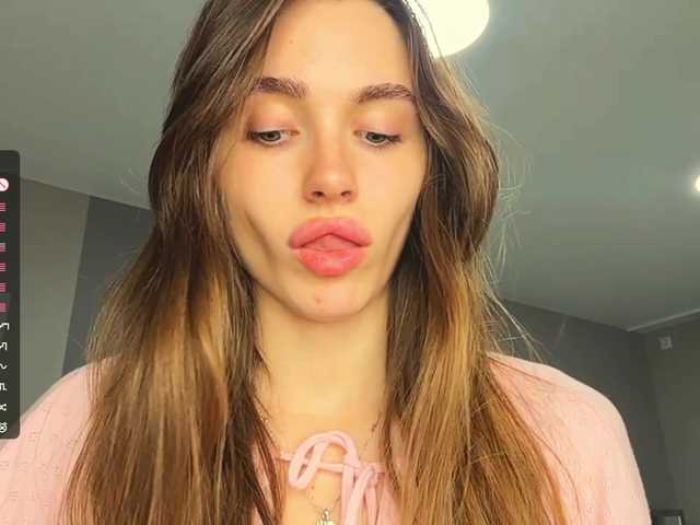 NydiaFuelling live cam on BongaCams
