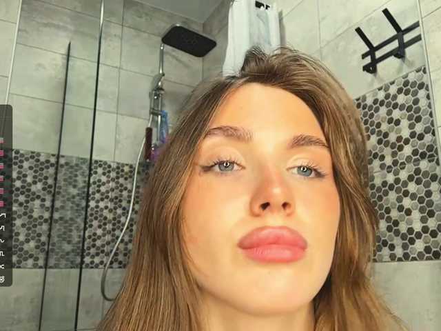 NydiaFuelling live cam on BongaCams