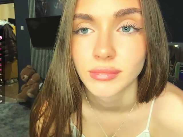 NydiaFuelling live cam