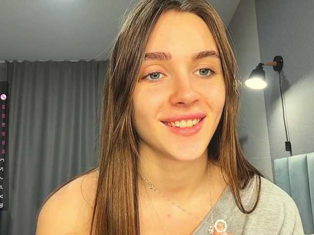 NydiaFuelling live cam on BongaCams