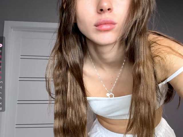 NydiaFuelling live cam on BongaCams