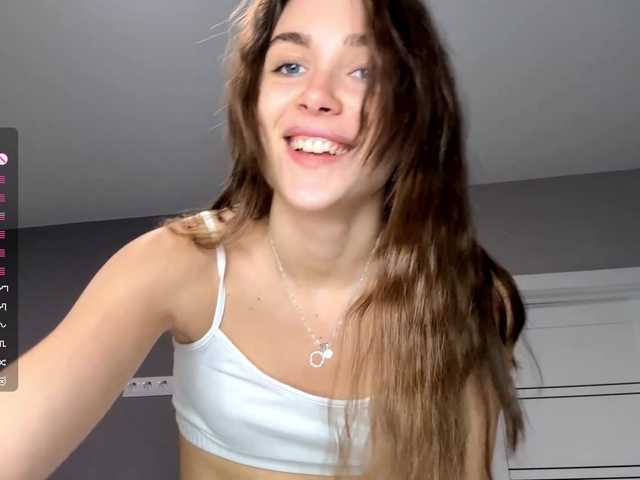 NydiaFuelling live cam on BongaCams