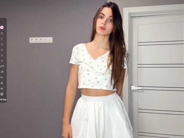 NydiaFuelling live cam on BongaCams