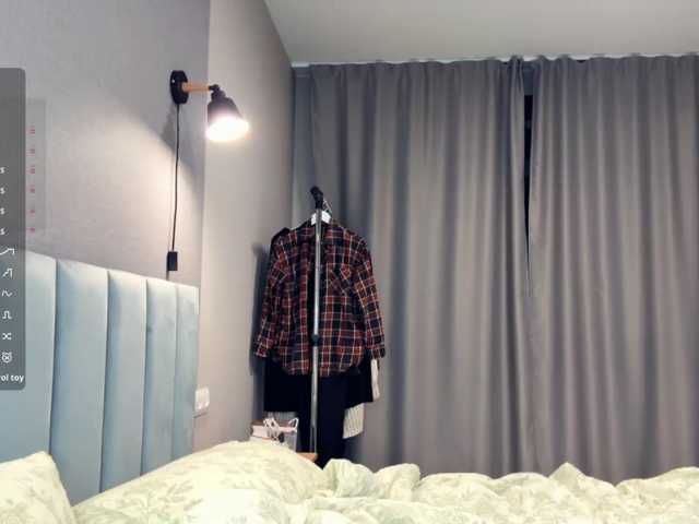 NydiaFuelling live cam preview