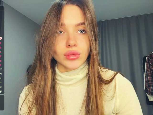 NydiaFuelling live cam on BongaCams