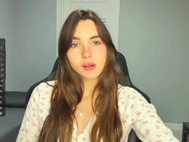 NydiaFuelling live cam on BongaCams