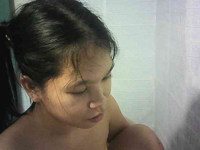 Velvetkiss24 webcam