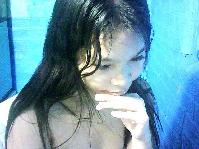 Velvetkiss24 webcam