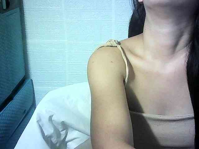 Velvetkiss24 webcam