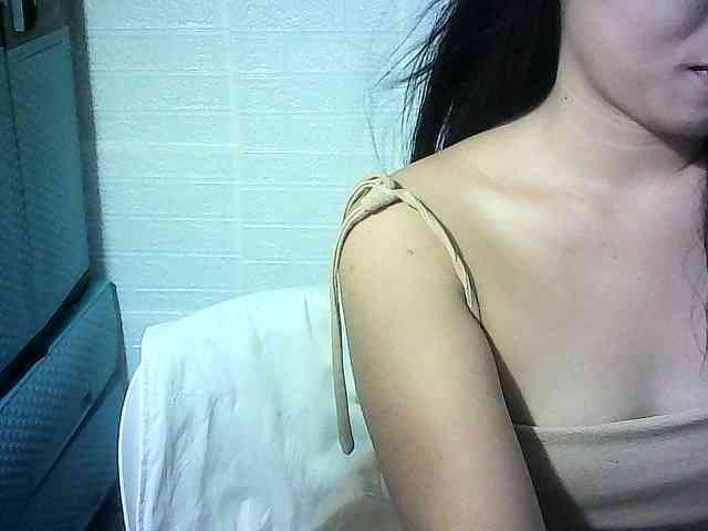 Velvetkiss24 webcam