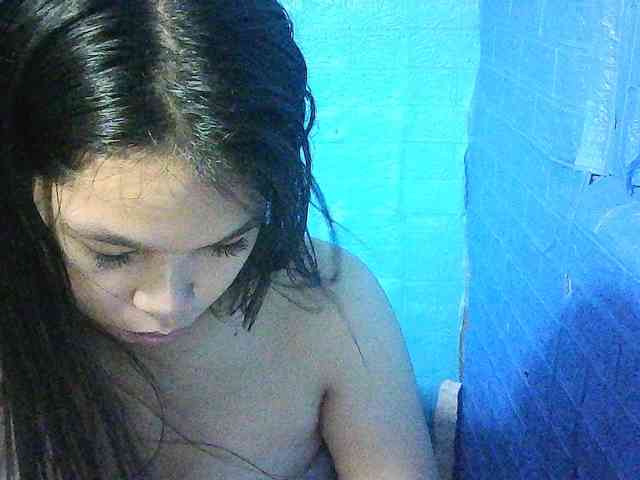 Velvetkiss24 webcam