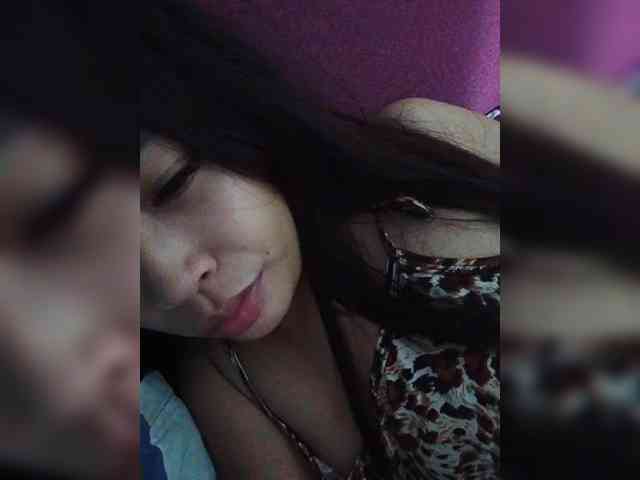 Velvetkiss24 webcam