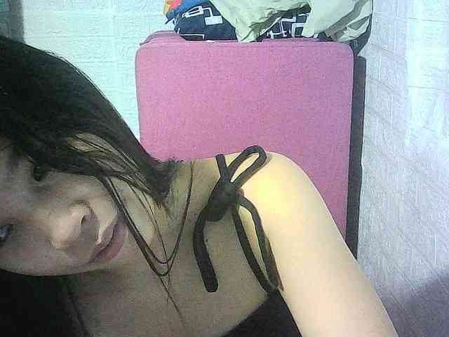 Velvetkiss24 webcam