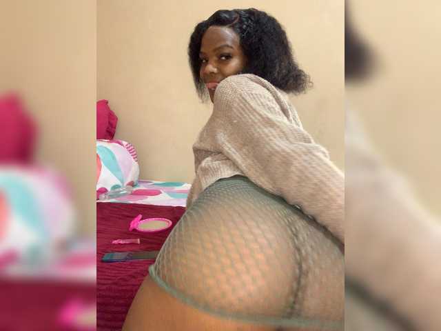 Zuludoll live cam on BongaCams