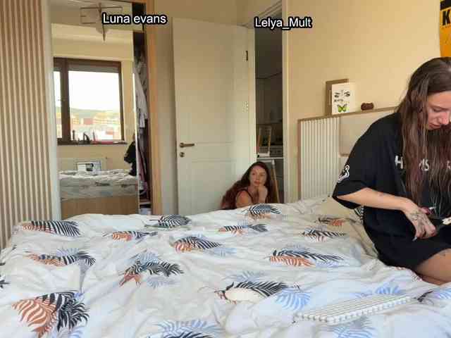 Luna_Lelya webcam